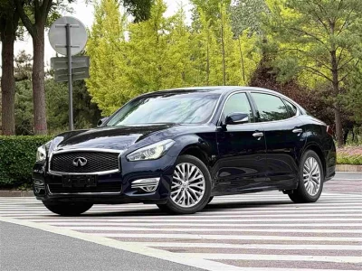 Infiniti Q70