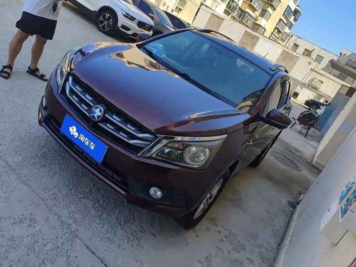 Venucia T70