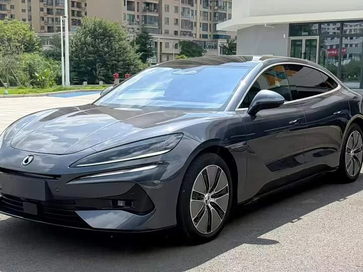 Denza Z9
