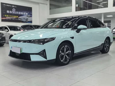 XPeng P5