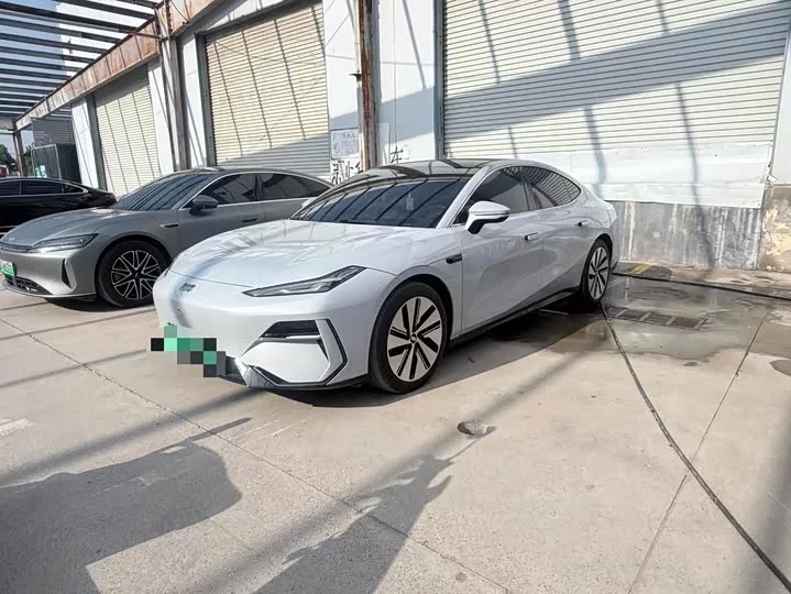 Geely Galaxy E8