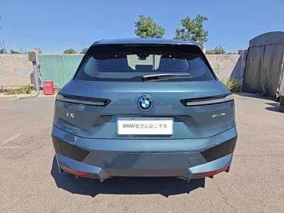 BMW iX