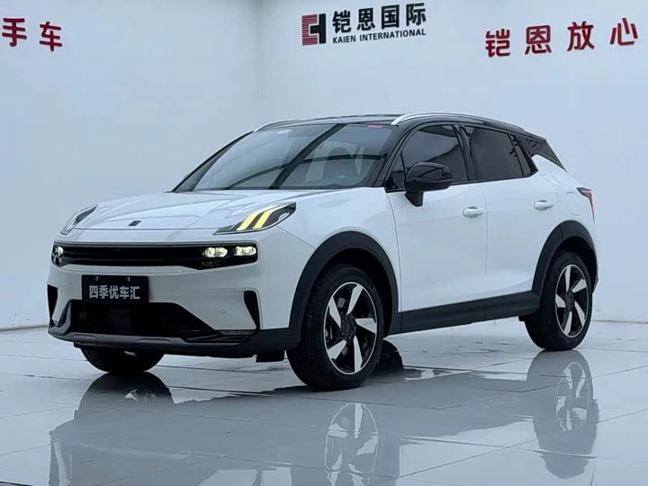 Lynk & Co 06
