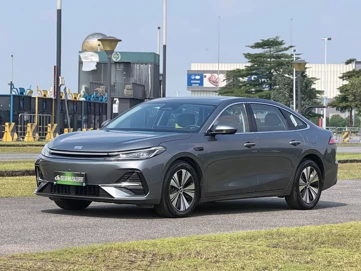 Geely Galaxy A7 EM