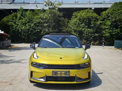 Lynk & Co 03