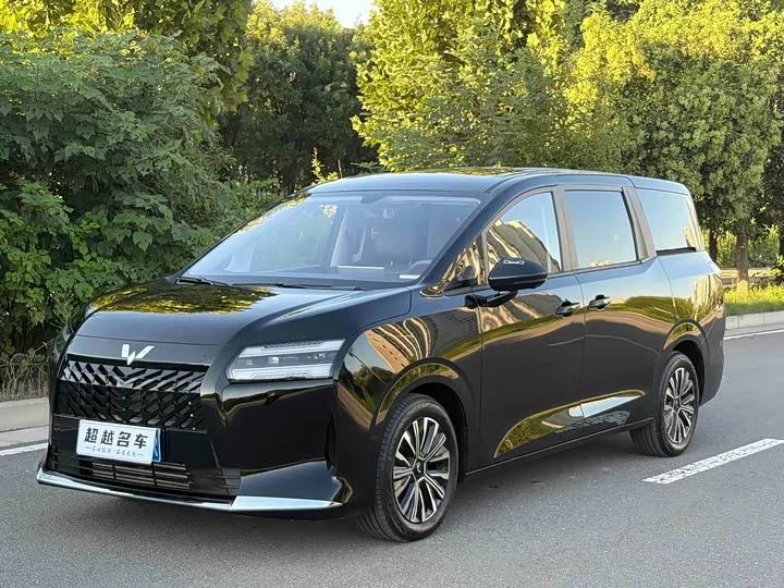 Wuling Starlight 730