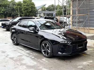 Lynk & Co 03