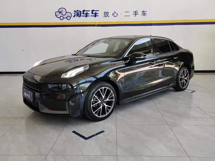 Lynk & Co 03