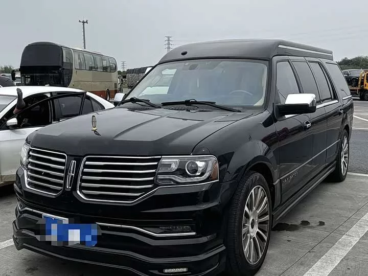 Lincoln Navigator