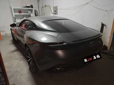 Aston Martin DB11