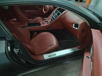 Aston Martin DB11