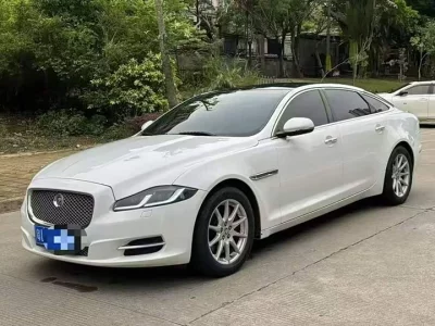 Jaguar XJ