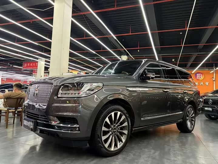 Lincoln Navigator