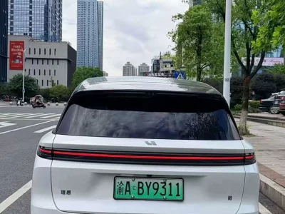 Li Ideal i8