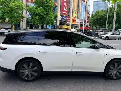 Li Ideal i8