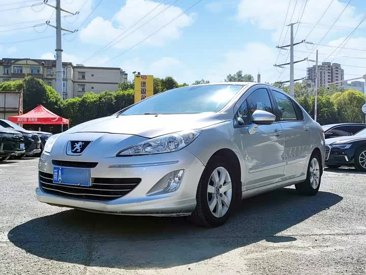 Peugeot 408