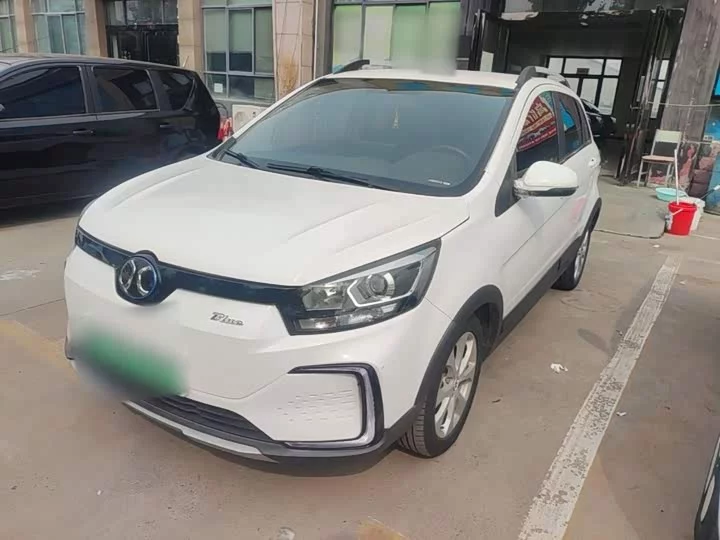 BAIC EC5