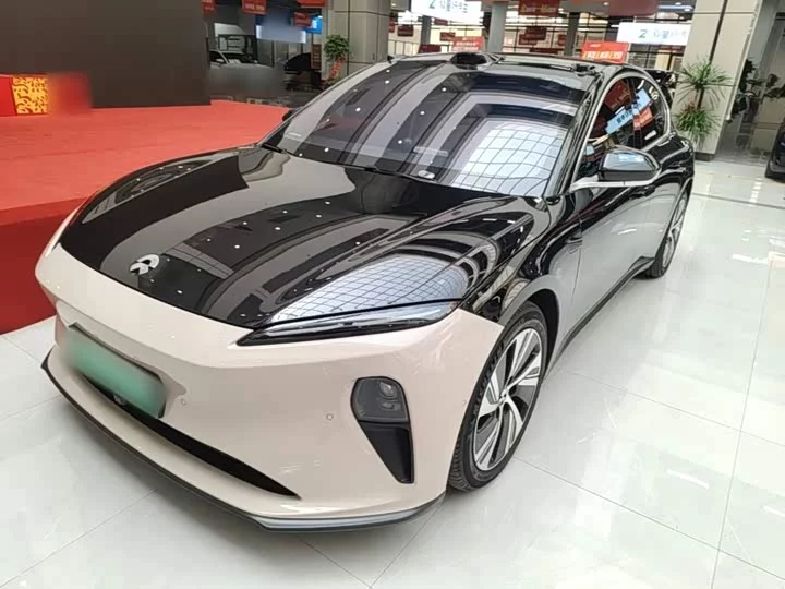 NIO ET5