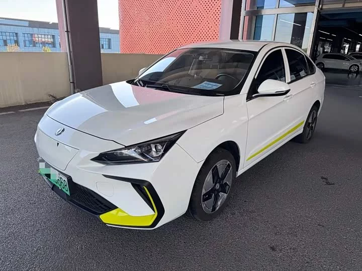 Dongfeng E70