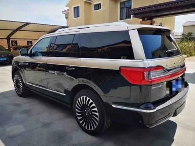 Lincoln Navigator