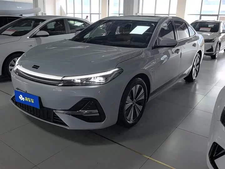 Geely Galaxy A7 EM