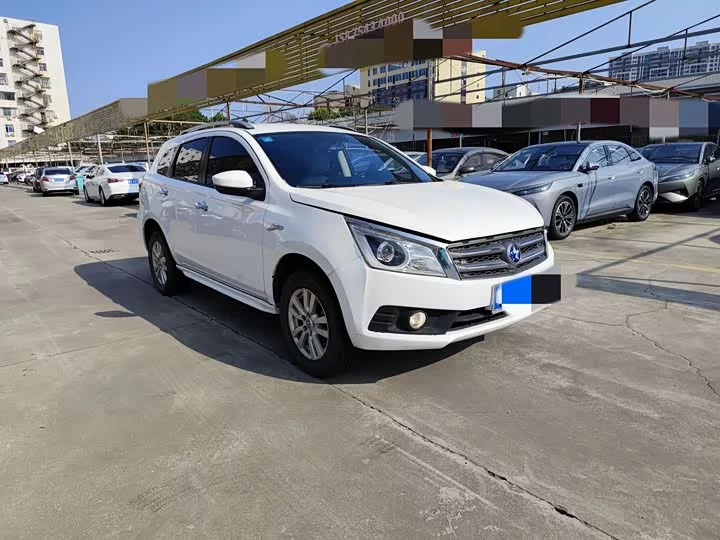 Venucia T70