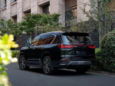 Lexus LX