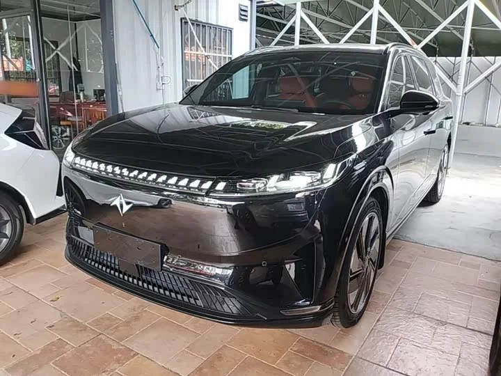 Dongfeng eπ008