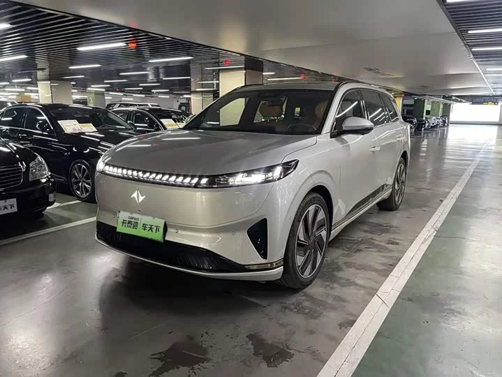 Dongfeng eπ008