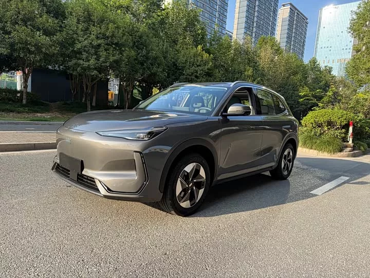 Geely Galaxy E5
