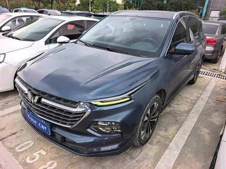 Wuling Cortez