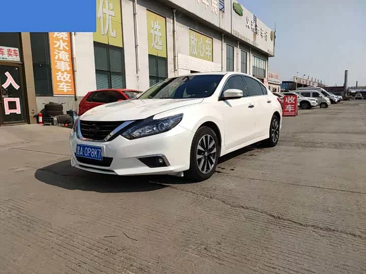 Nissan Altima