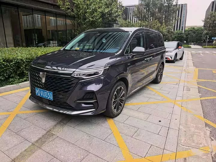 Roewe iMAX8