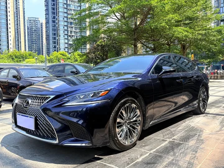 Lexus LS