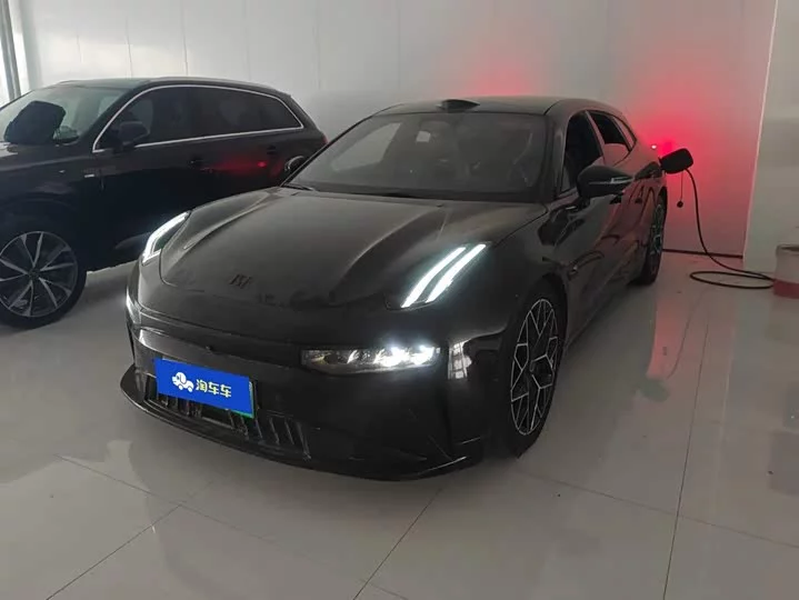 ZEEKR 001