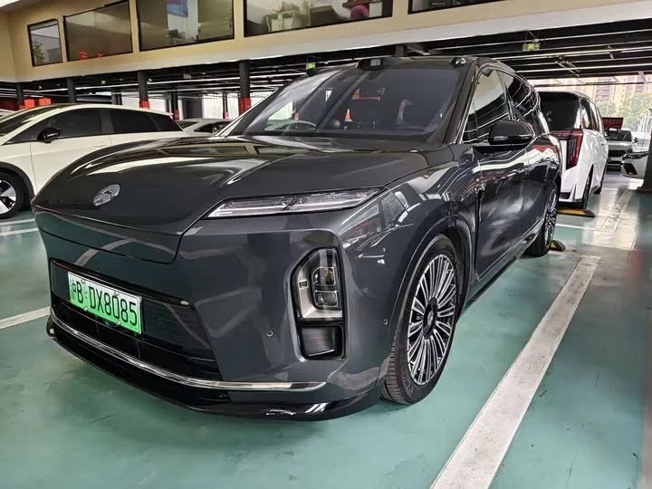 NIO ES8