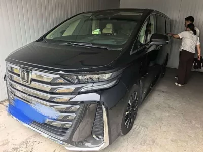 Toyota Crown Wellfire
