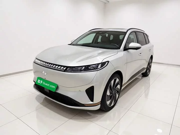Dongfeng eπ008