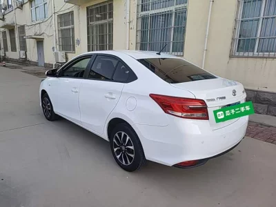 Toyota YARiS L Enjoy