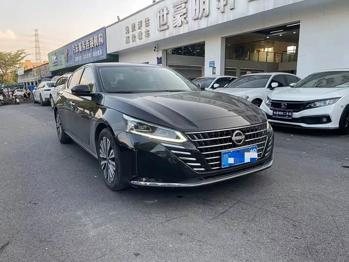 Nissan Altima