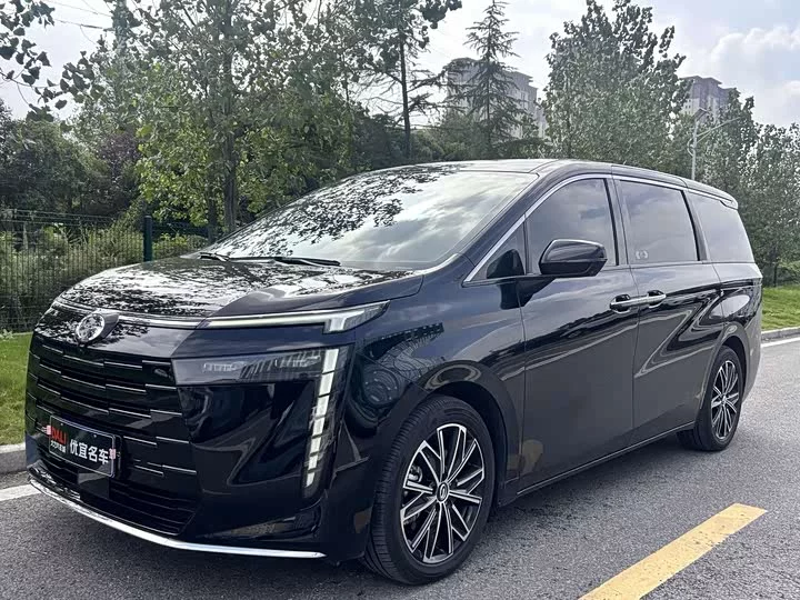 GAC Trumpchi E8