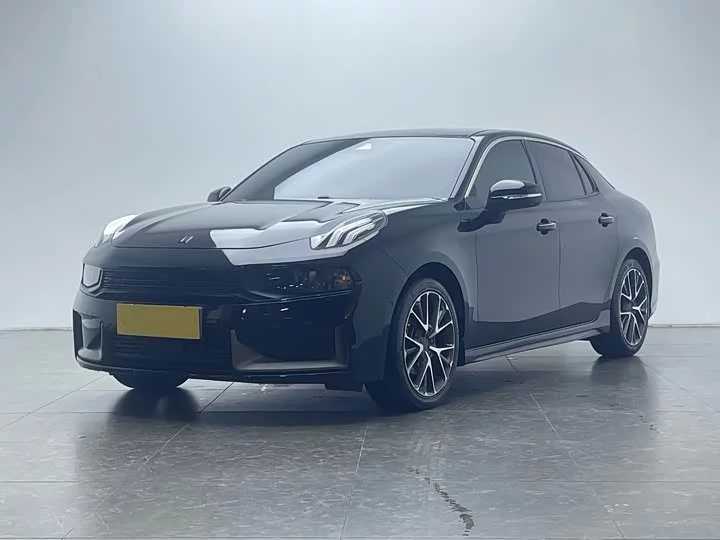 Lynk & Co 03