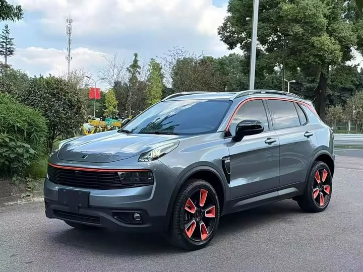 Lynk & Co 01