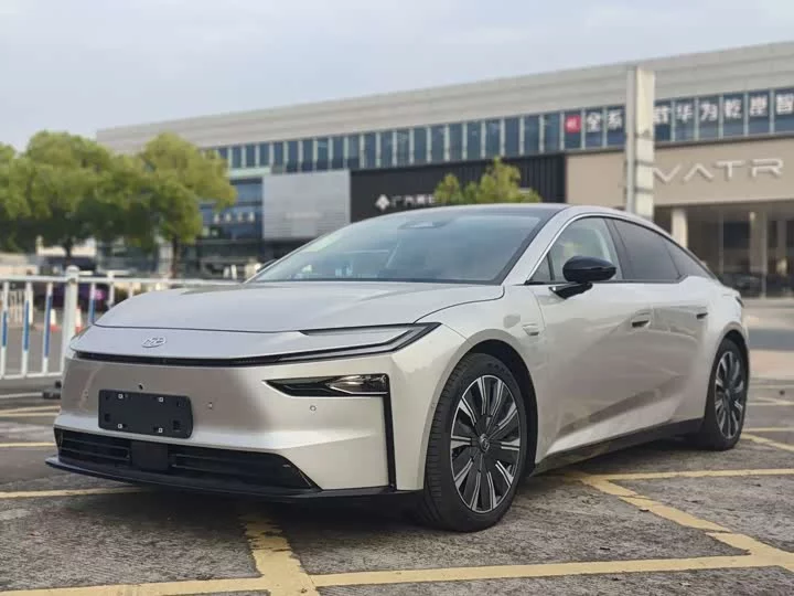 Toyota Platinum 7