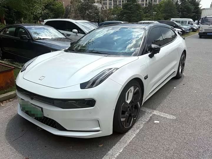ZEEKR 001