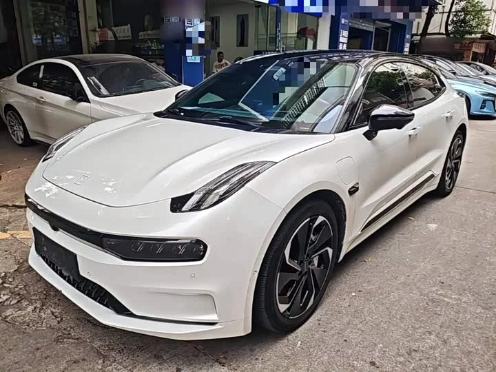 ZEEKR 001