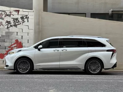 Toyota Sienna SIENNA