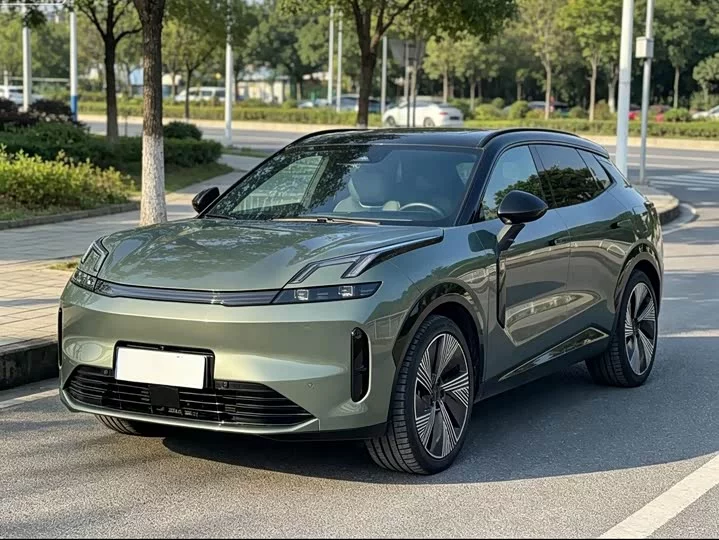 Lynk & Co 08 EM-P