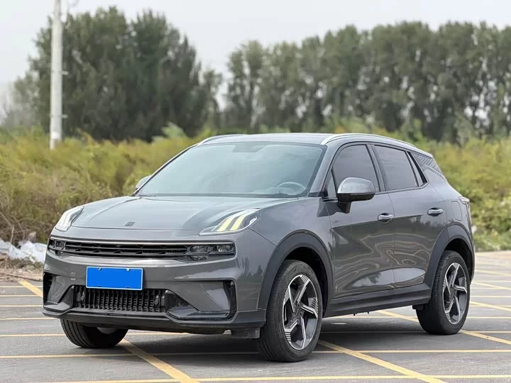 Lynk & Co 06