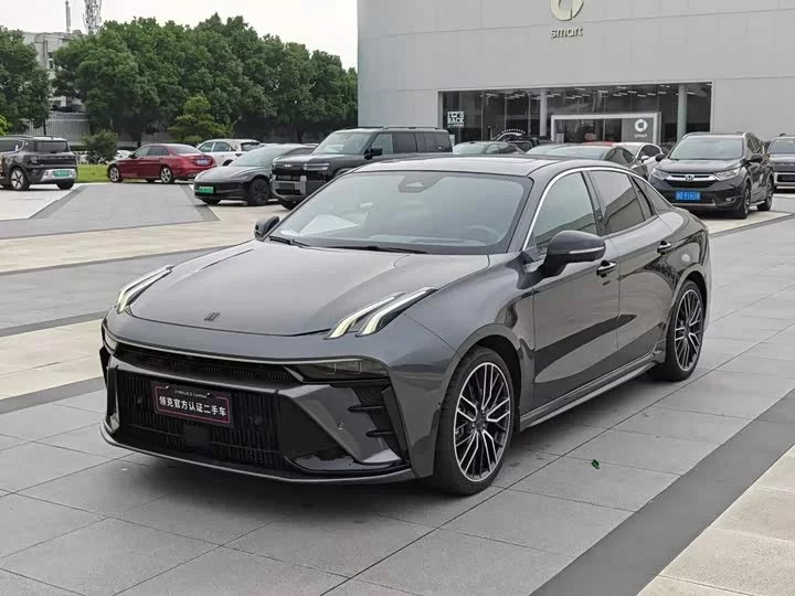 Lynk & Co 03